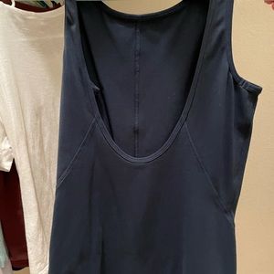 Lululemon navy open back tank/used sz 6